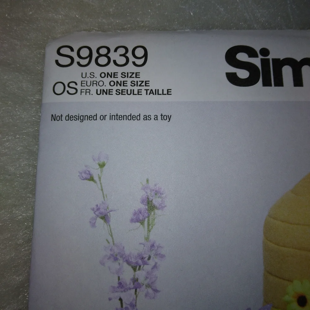 SIMPLICITY S9839 Fabric Critter Houses and Peg Doll Accessories by Carla Reiss